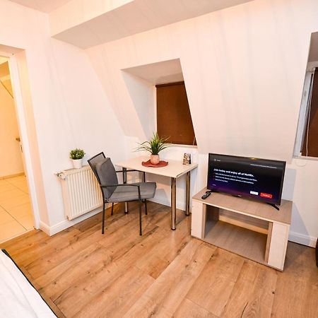 The Lincoln Suites - Central Shabbat Friendly Apartments Bukurešť Exteriér fotografie